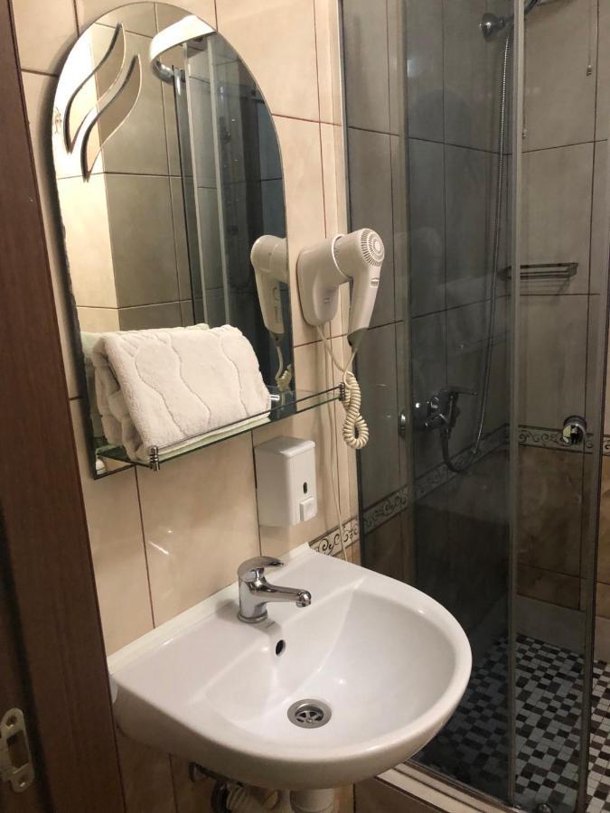 Apart Hotel Avinos Lviv Eksteriør bilde