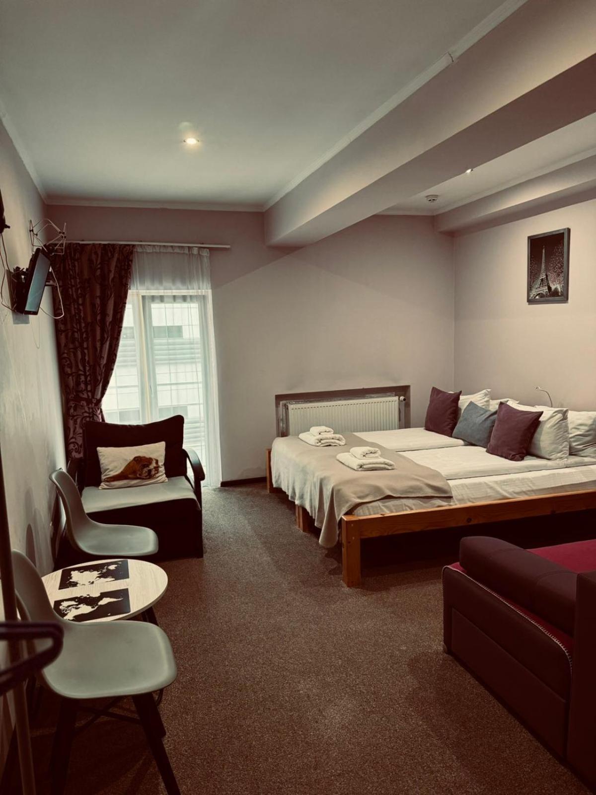 Apart Hotel Avinos Lviv Eksteriør bilde