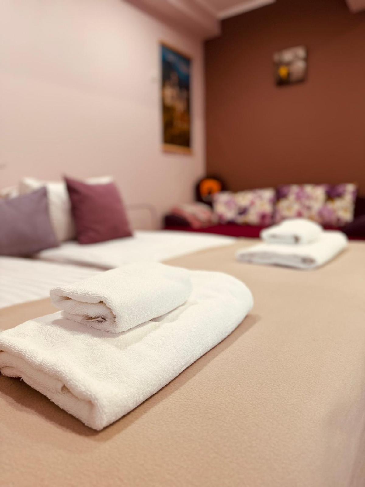 Apart Hotel Avinos Lviv Eksteriør bilde